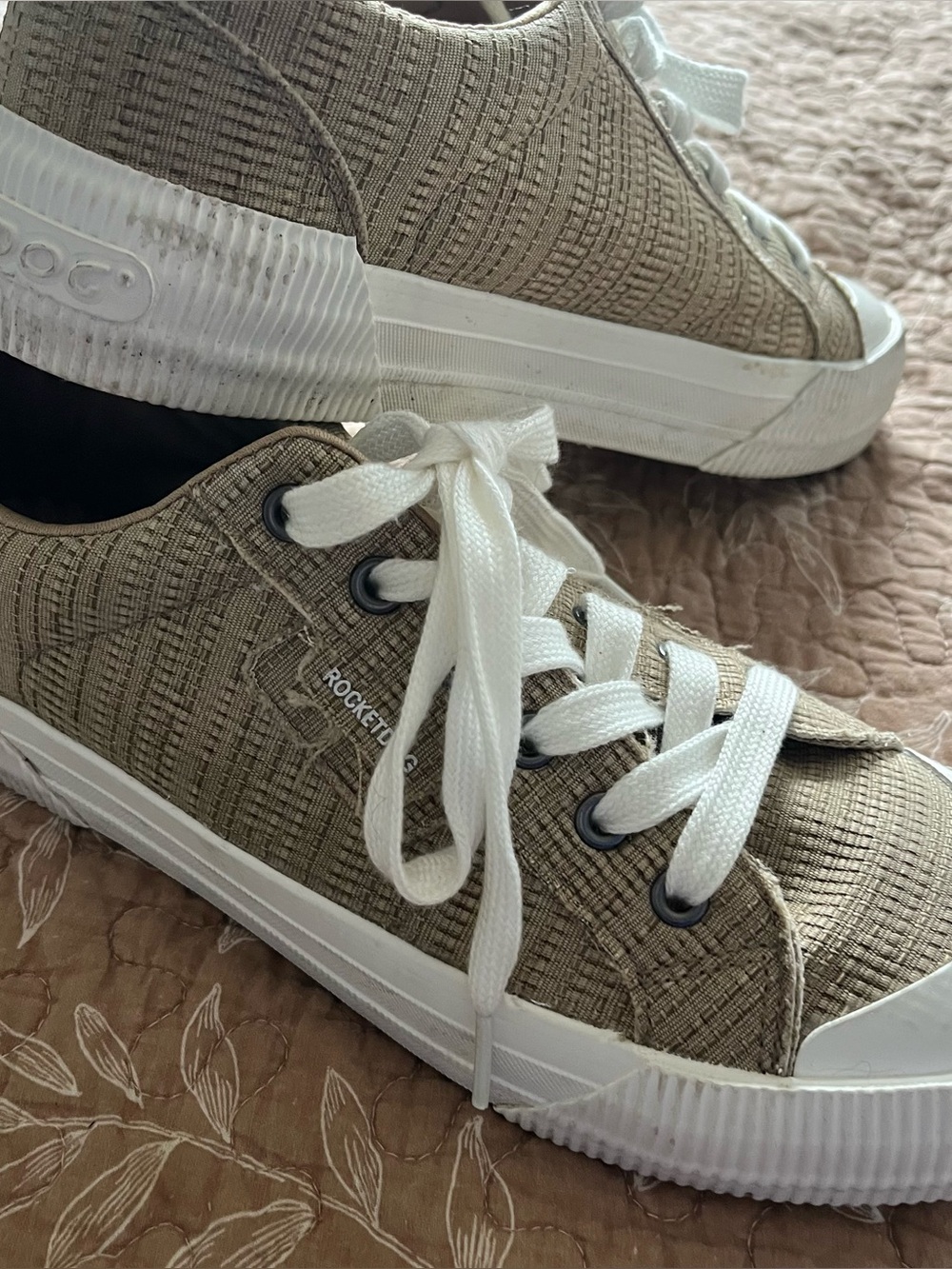 Rocket Dog khaki textured Low-Top Canvas Sneakers with White Laces